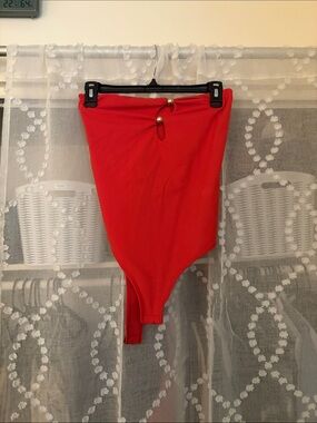 Red bodysuit strapless